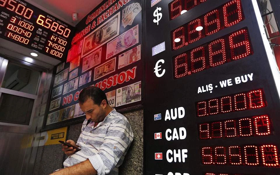 Αργεντινή και Τουρκία υπό πολιορκία από τις αγορές